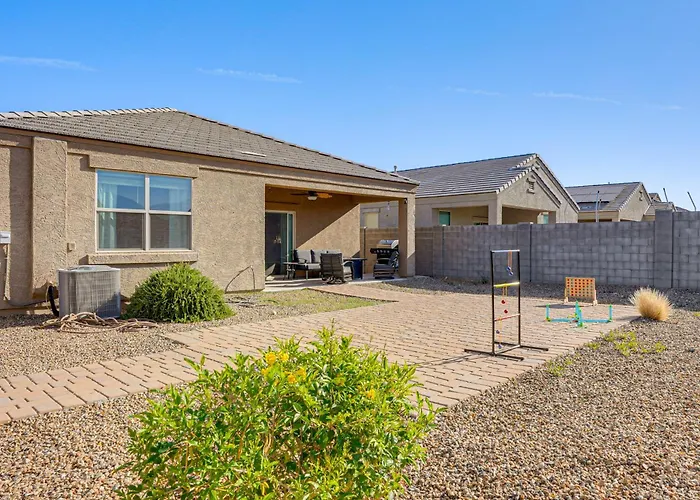 Holiday home Fenced Yard + Outdoor Games: Home!