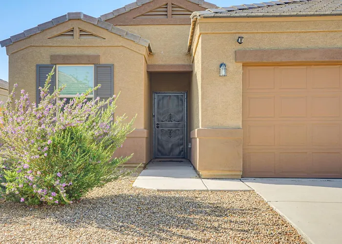 Fenced Yard + Outdoor Games: Home! *